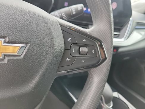 Used 2025 Chevrolet Trax LT FWD image 26