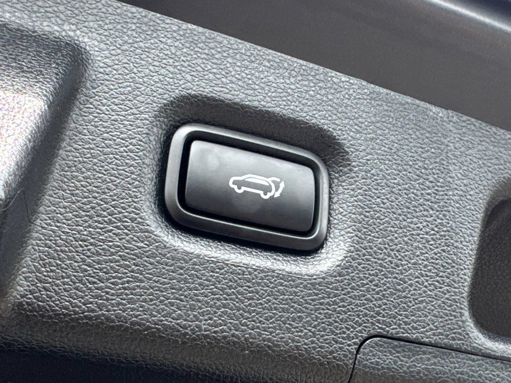 Used 2023 Hyundai Santa Fe Calligraphy AWD/4WD image 12