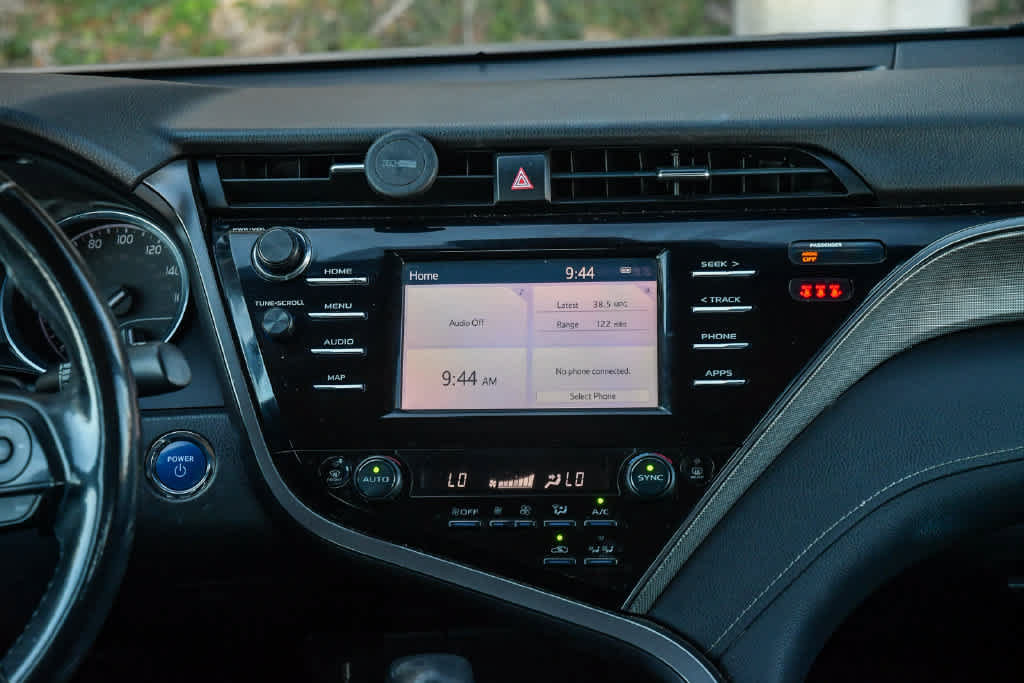 Used 2019 Toyota Camry SE w/ Protection Package (Q2) FWD image 13