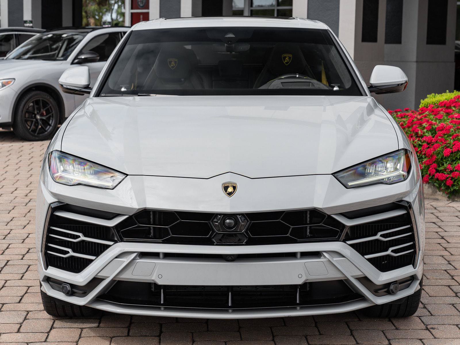 Used 2022 Lamborghini Urus AWD/4WD image 18