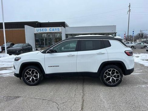 Used 2025 Jeep Compass Limited image 6