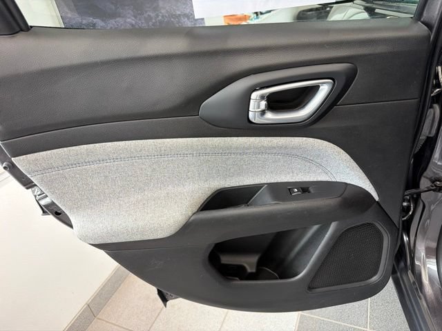 Used 2024 Jeep Compass Latitude AWD/4WD image 13