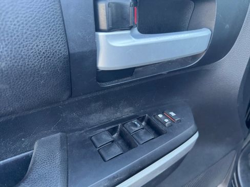 Used 2014 Toyota Tundra SR5 w/ SR5 Upgrade Package image 11