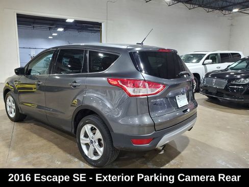 Used 2016 Ford Escape SE image 12