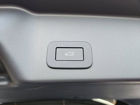 New 2025 Land Rover Range Rover Evoque Dynamic SE image 14