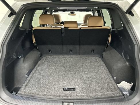 Certified 2024 Volkswagen Tiguan SE R-Line AWD/4WD image 22