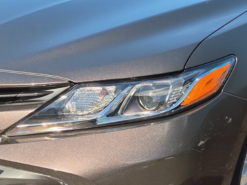 Used 2018 Toyota Camry LE w/ Convenience Package FWD image 15