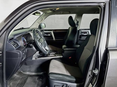 Used 2016 Toyota 4Runner SR5 RWD image 11