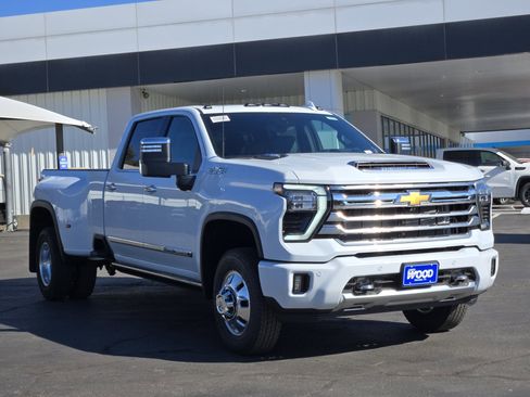 New 2026 Chevrolet Silverado 3500 High Country w/ High Country Premium Package image 2