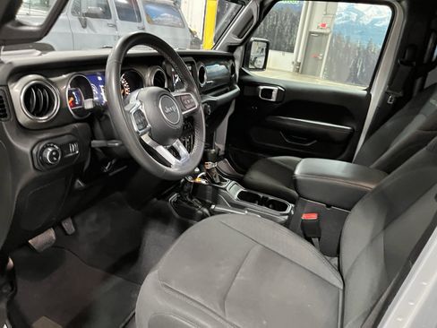 Certified 2023 Jeep Gladiator Overland image 10