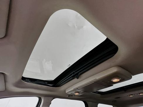 Used 2012 GMC Acadia SLE image 32