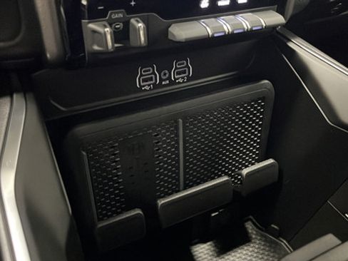 New 2026 RAM 1500 4x4 Crew Cab image 31