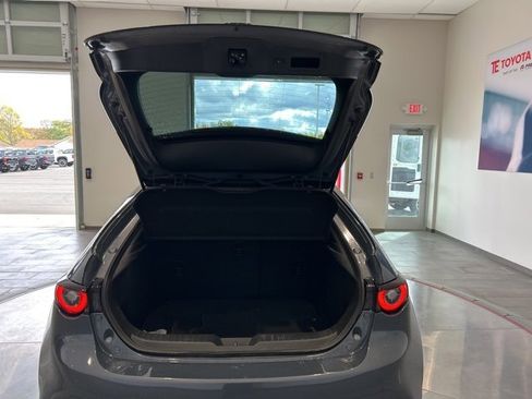 Used 2022 MAZDA MAZDA3 s image 18