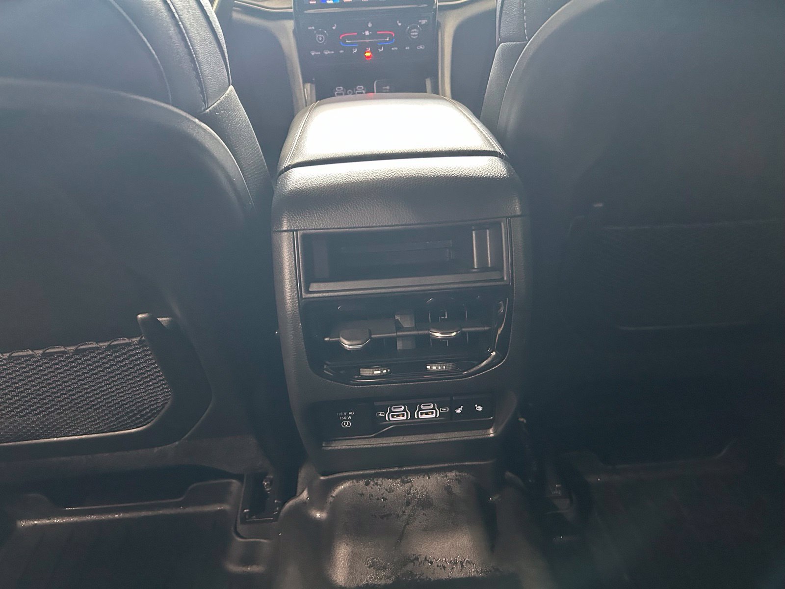 Used 2025 Jeep Grand Cherokee Limited w/ Black Appearance Package AWD/4WD image 26