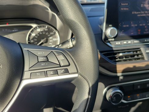 Used 2025 Nissan Altima 2.5 SV FWD image 19