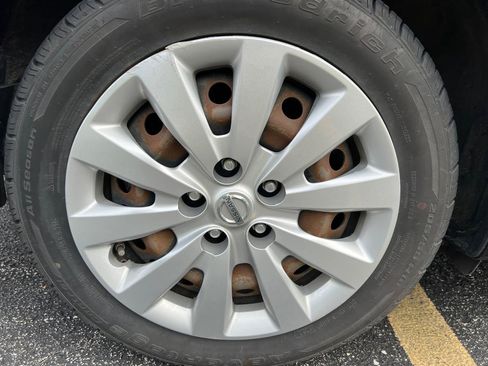 Used 2015 Nissan Sentra SV FWD image 13