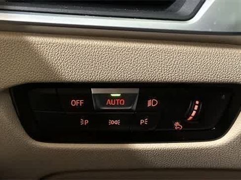 Used 2021 BMW 330i xDrive Sedan w/ Driving Assistance Package image 16