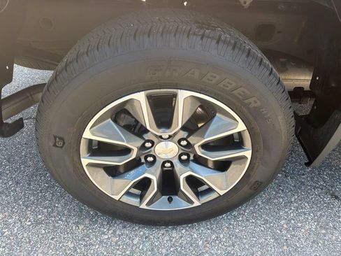 Used 2023 Chevrolet Silverado 1500 LT AWD/4WD image 13