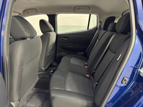 Used 2025 Nissan Leaf S image 34