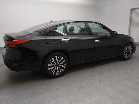 Used 2024 Nissan Altima 2.5 SV image 10
