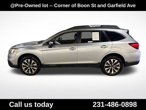 Used 2016 Subaru Outback 2.5i Limited AWD/4WD image 2