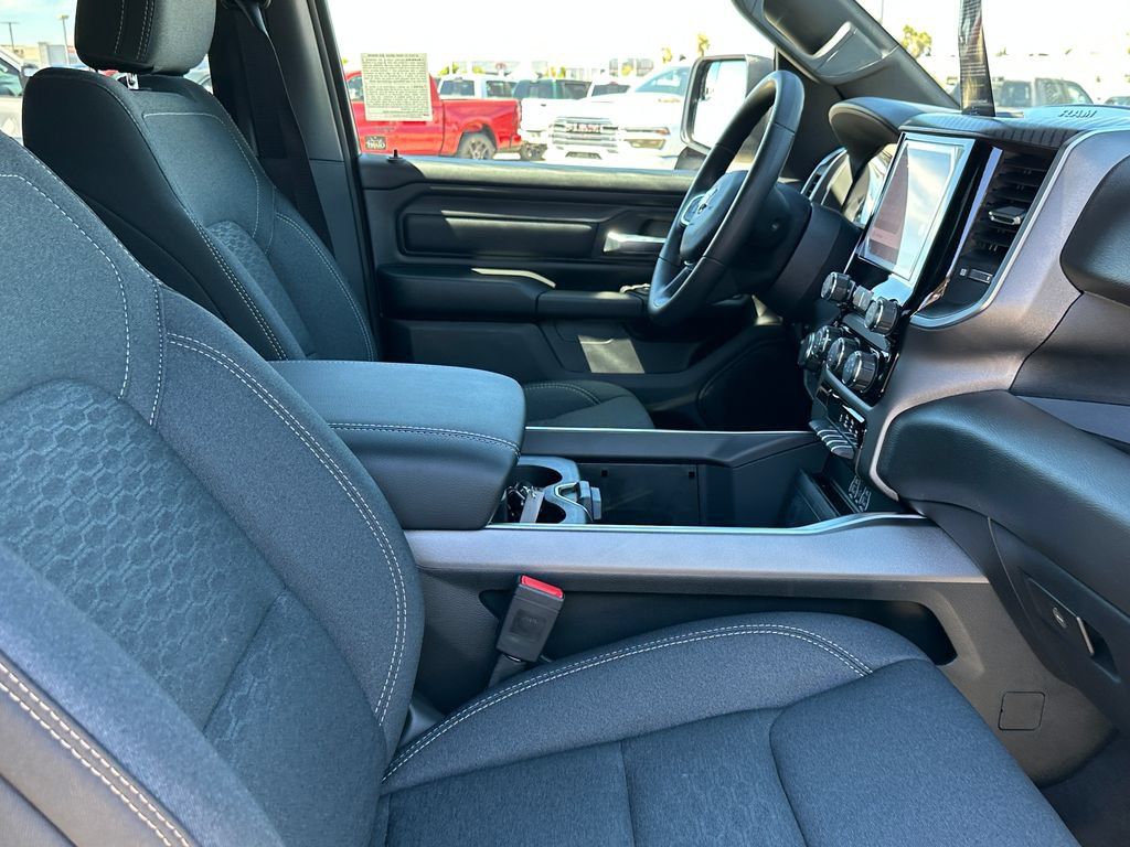 New 2026 RAM 1500 Express AWD/4WD image 14