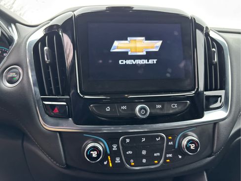 Used 2023 Chevrolet Traverse LT image 14