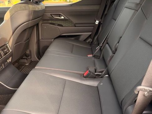 Used 2026 Lexus GX 550 AWD/4WD image 15