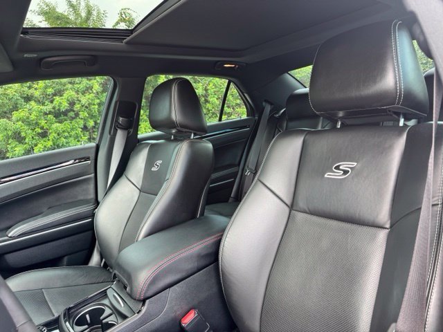 Used 2023 Chrysler 300 S w/ Comfort Group RWD image 12