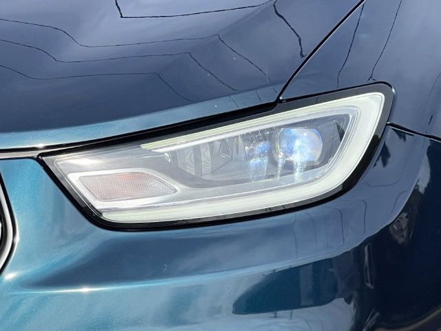 Used 2025 Chrysler Pacifica Limited FWD image 48