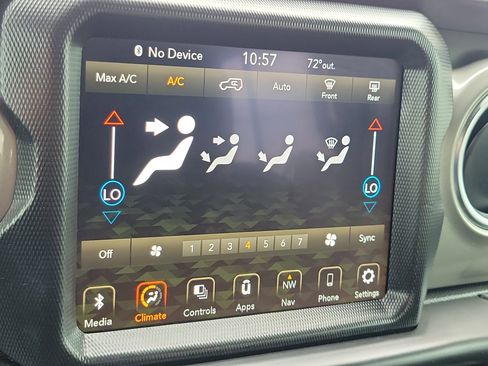 Used 2022 Jeep Wrangler Unlimited Sahara image 19