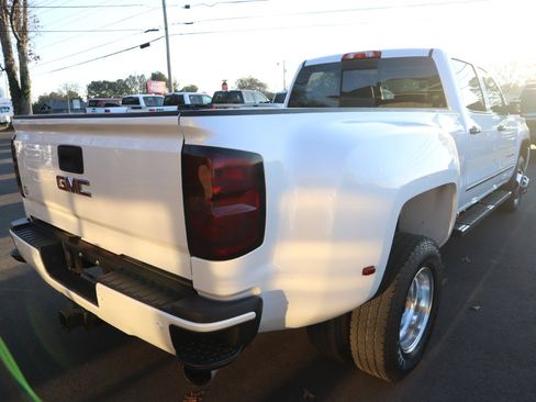 Used 2018 GMC Sierra 3500 Denali w/ Duramax Plus Package image 5