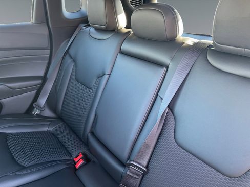 New 2026 Jeep Compass Latitude image 13