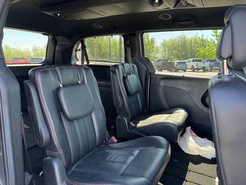 Used 2017 Dodge Grand Caravan GT FWD image 14