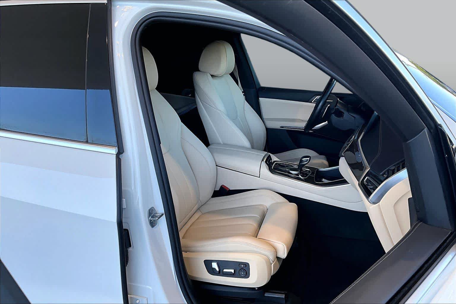 Used 2019 BMW X5 xDrive40i w/ Convenience Package AWD/4WD image 8