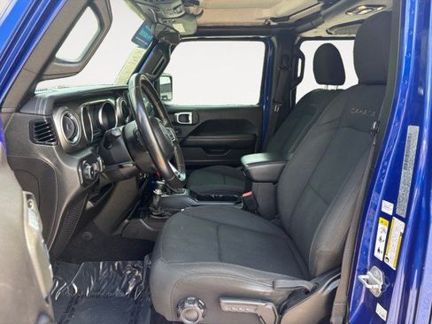 Used 2019 Jeep Wrangler Unlimited Sahara AWD/4WD image 2