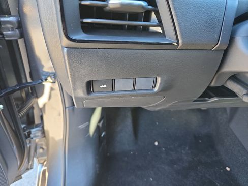 New 2026 Nissan Sentra SR w/ Floor Mat Package FWD image 19