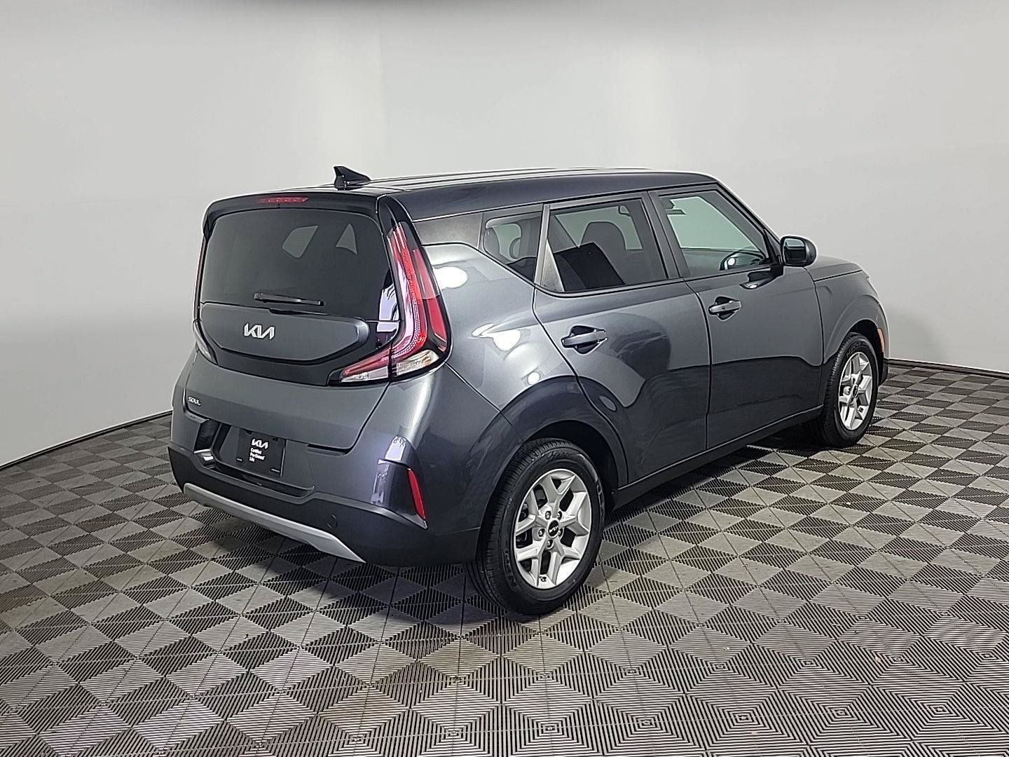 Certified 2024 Kia Soul S FWD image 4