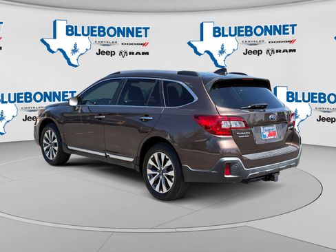 Used 2019 Subaru Outback 2.5i Touring AWD/4WD image 7