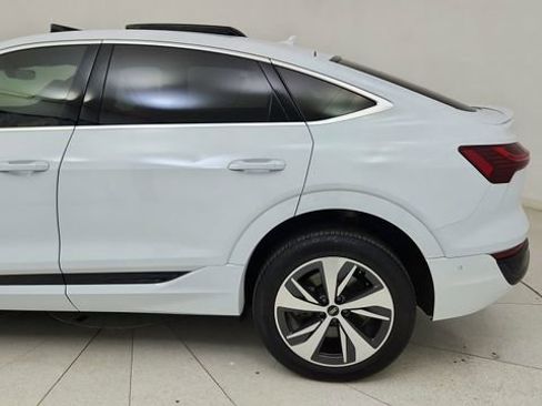 Used 2024 Audi Q8 e-tron Premium Plus w/ Premium Plus Package image 10