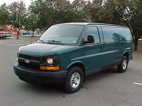 Used 2011 Chevrolet Express 3500 RWD image 16