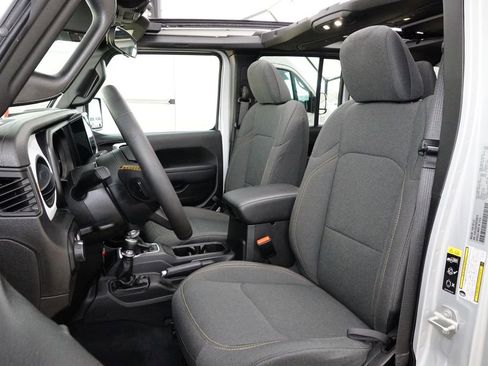 Used 2024 Jeep Wrangler Willys image 25