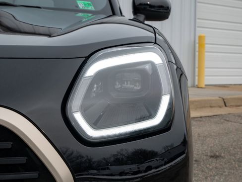 Used 2025 MINI Cooper Countryman S w/ Comfort Package Max image 13