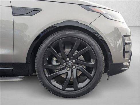 Used 2020 Land Rover Discovery HSE Luxury image 25