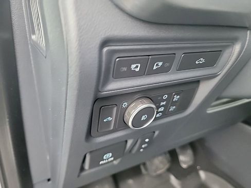 Certified 2022 Ford F150 Lariat w/ Equipment Group 502A High image 39