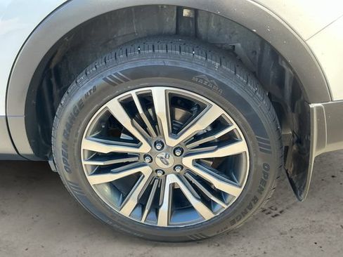 Used 2016 Ford Explorer Platinum AWD/4WD image 9