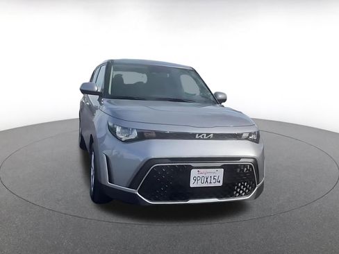 Used 2025 Kia Soul LX w/ LX Technology Package image 9