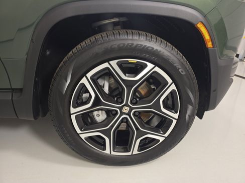 Used 2023 Rivian R1T Adventure AWD/4WD image 11