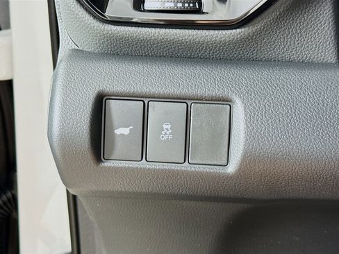 New 2025 Honda Pilot Touring image 9