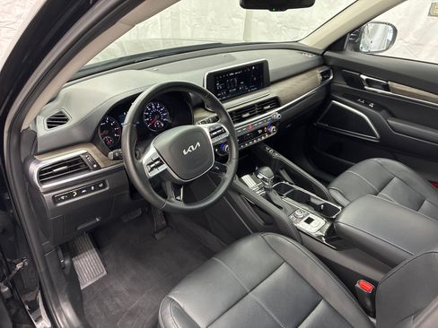 Certified 2022 Kia Telluride EX w/ EX Premium Package AWD/4WD image 15